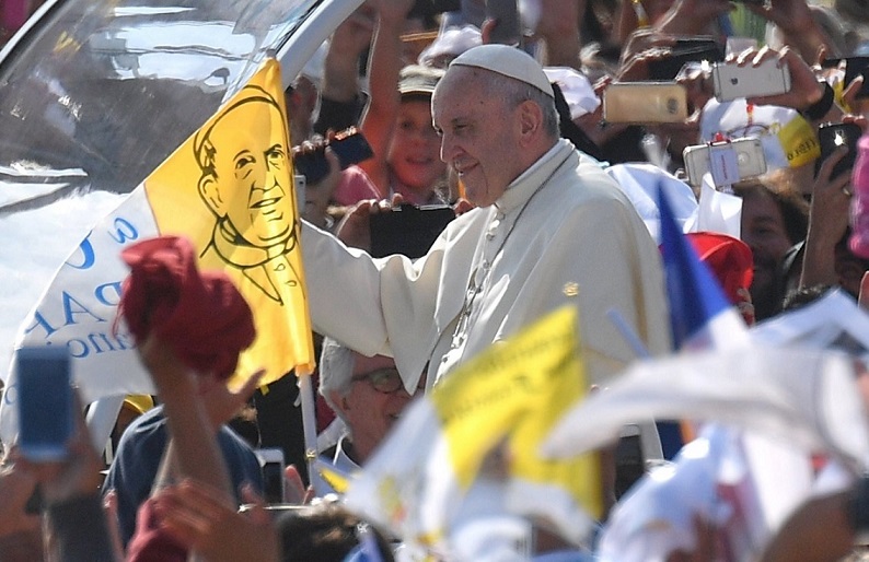 Papa Francisco culmina visita en Chile y se enrumba al Perú